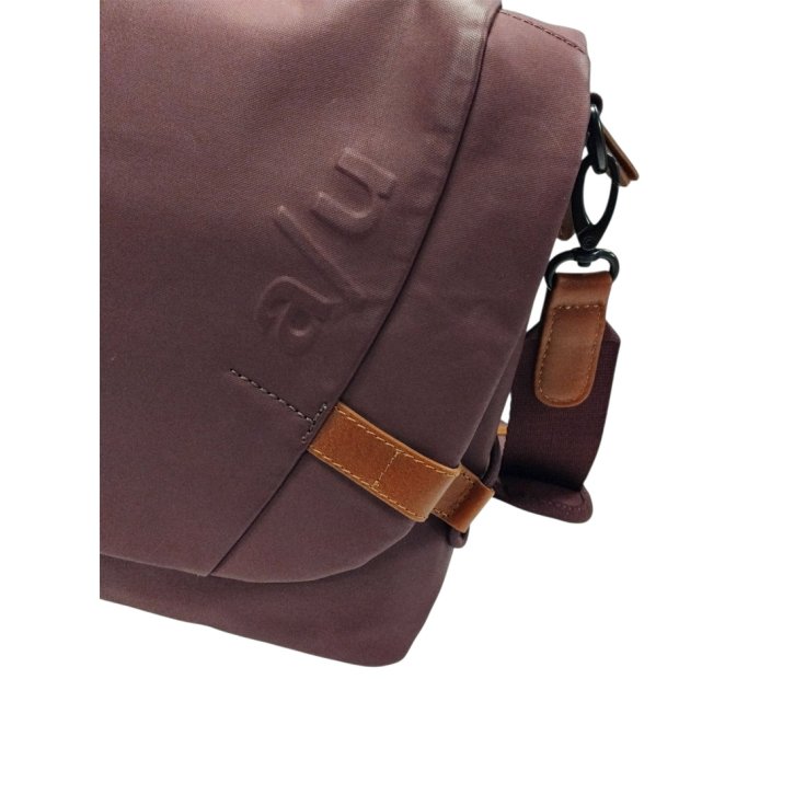 Aunts & Uncles SENDAI Messenger Bag  cherry laquer